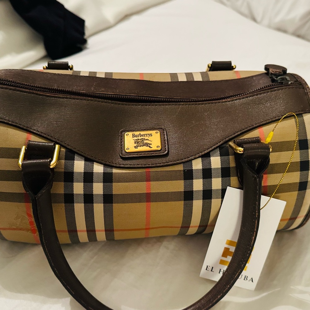 Beautiful rare Burberry hang bag
